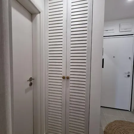 Polina - 2bd Next To Sea Garden With Parking شقة *
