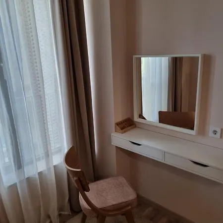 Polina - 2bd Next To Sea Garden With Parking *