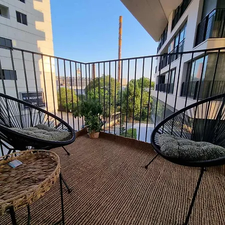 Polina - 2bd Next To Sea Garden With Parking شقة فارنا